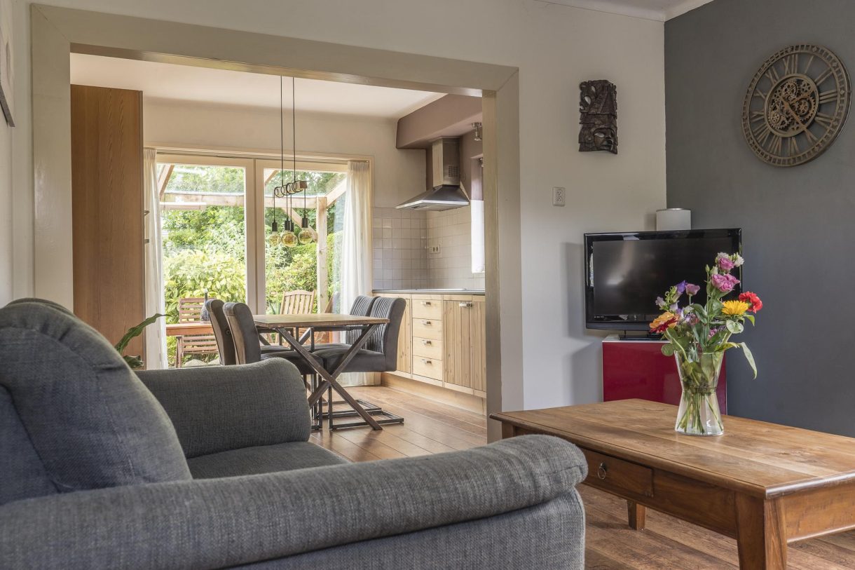 Te koop: Foto Woonhuis aan de Torenweg 14 in Adorp