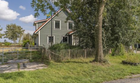 Te koop: Foto Woonhuis aan de Kanaalweg 19 in Overschild