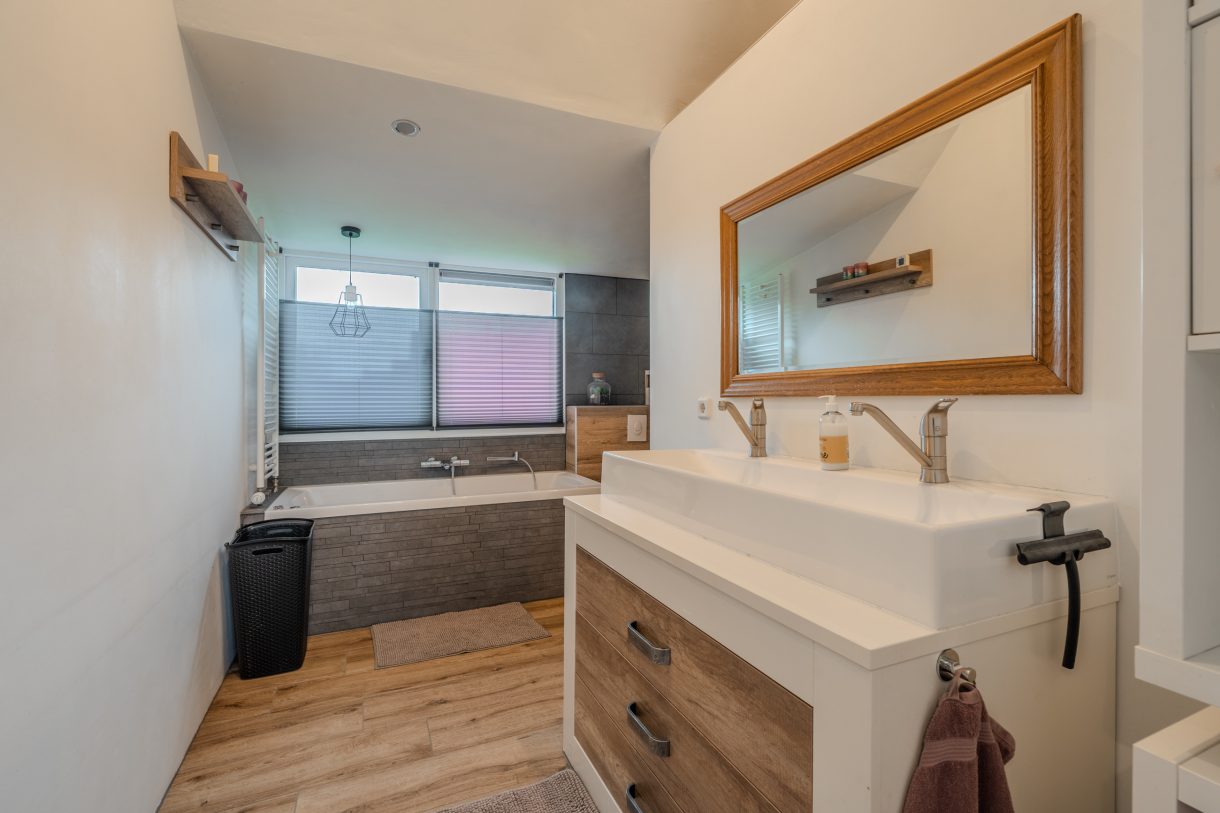 Te koop: Foto Woonhuis aan de Dorpsstraat 64 in Zuidlaarderveen