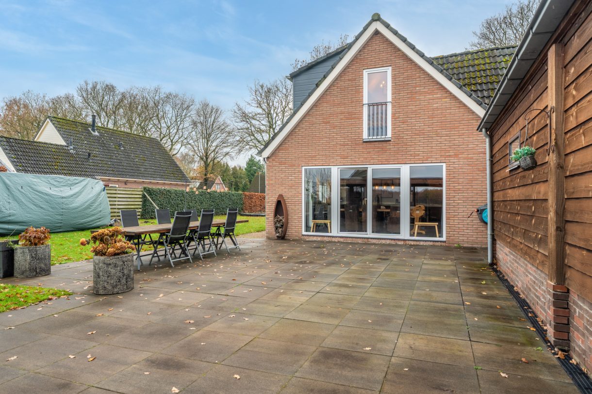 Te koop: Foto Woonhuis aan de Dorpsstraat 64 in Zuidlaarderveen